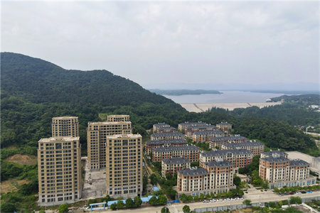 明湖中学附近杭州花园黄金楼层三室送车库